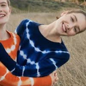 NEW WITH TAGS JCrew Cashmere Tie Dye Crewneck Sweater in Sky / Navy